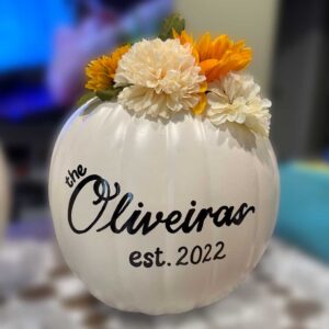 Oliveira-HandLettering-PumpkinDecor
